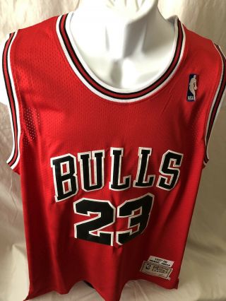 Michael Jordan Mitchell & Ness Authentic NBA Bulls Throwback Jersey Men’s Large 2
