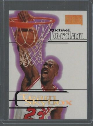 Michael Jordan 1997/98 Skybox Premium Team Skybox 235 Bulls