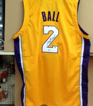 Lonzo Ball La Lakers Signed Basketball Jersey Leaf Authenticated.