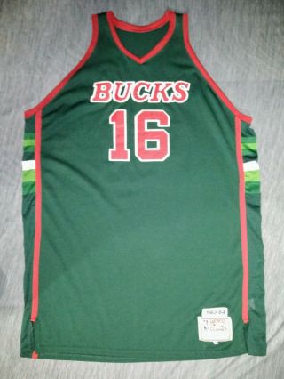 Awesome Bob Lanier Milwaukee Bucks Mitchell & Ness Jersey - Size 54 - Stitched