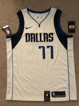 Luka Doncic Autographed Dallas Mavericks Nike Swingman Jersey Fanatics 3