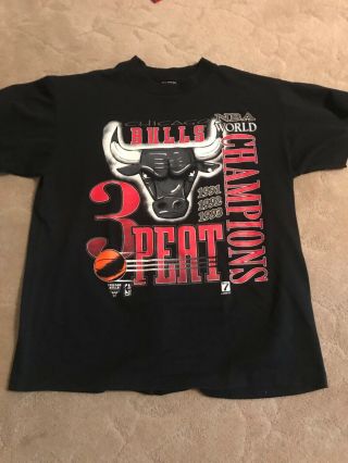 Vintage 1993 Logo 7 Chicago Bulls Mens L T Shirt 3 Peat Nba Champions 91 92