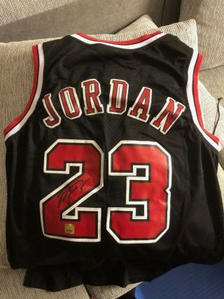 Michael Jordan Autographed Chicago Bulls Jersey 23