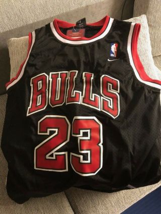 Michael Jordan Autographed Chicago Bulls Jersey 23 2