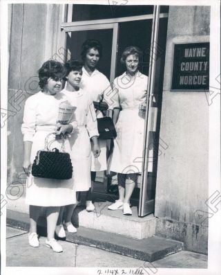 1963 Detroit Mi Workers Leaving The Michigan Wayne County Morgue Press Photo