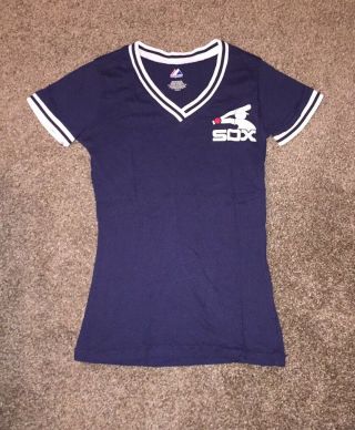 Women’s Chicago White Sox Vintage Style Navy Blue T - Shirt Size Small