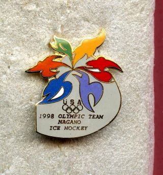 ^ Noc Usa Team Ice Hockey 1998 Nagano Winter Olympic Pin Enamel