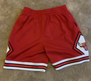 Nwot Mitchell And Ness Chicago Bulls Shorts - Medium (32x32) - Red