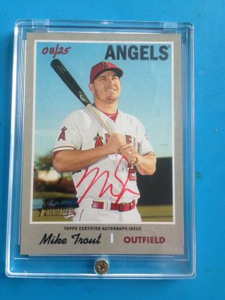 2019 Topps Heritage High Number Mike Trout Red Autograph 08/25 Signed On Card
