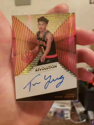 Trae Young 2018 Revolution Rc On Card Auto Hawks Rookie Autograph