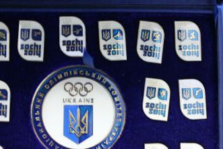 SOCHI 2014 UKRAINE Olympic Committee Team NOC Pin Set /15 Pins & Medal 8