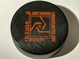 1962 Broadmoor World Ice Hockey Puc