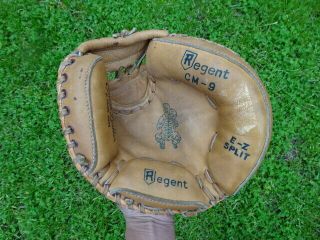Vintage Regent Baseball Glove Catchers Mitt Cm - 9 Rht Made Japan 28 "