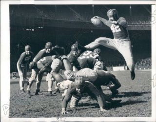 1942 York Giants Hb Bill Hutchinson Runs Ball At Practice Press Photo
