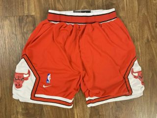 Vintage Nike Team Red Chicago Bulls Michael Jordan Pippen Shorts Sz Large