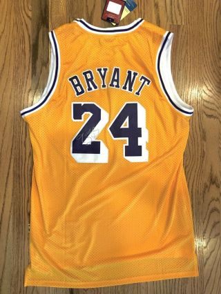 Kobe Bryant Autographed Jersey Los Angeles Lakers 24