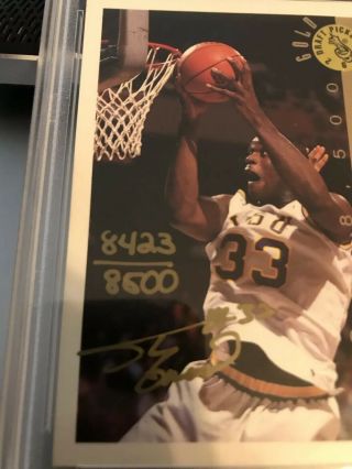 1992 Classic Draft Picks Shaquille O’Neal Auto Rookie Gold Ink RC /8500 PSA 9 2