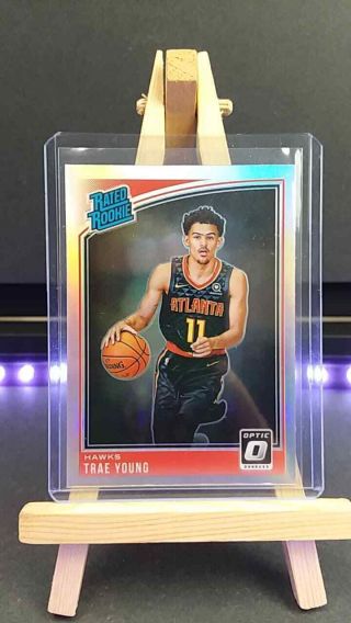 2018 - 19 Donruss Optic 198 Trae Young Rated Rookie Silver Prizm Hawks