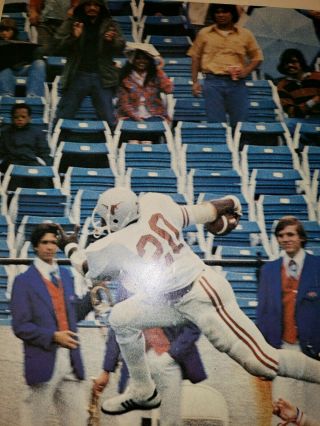 Vtg University of Texas Earl Campbell Heisman Trophy Winner 1977 Poster 25x19 3