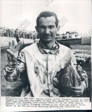 1959 Hof Jockey Willie Shoemaker Wins 300th Race On Dress Up Press Photo