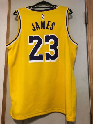 Lebron James Los Angeles Lakers Nike 2018 NBA Men ' s Swingman Jersey XL 52 5