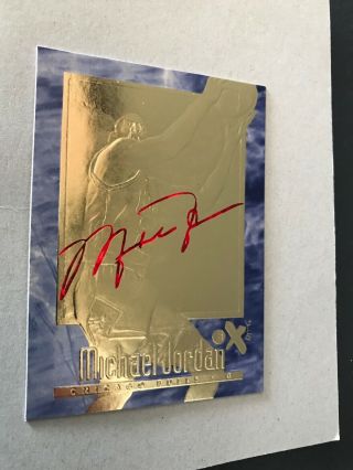 1996 - 97 Fleer E - X2000 Credentials Michael Jordan 23kt Gold / Blue Signature.
