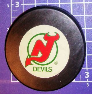 Official Trench Mfg Jersey Devils Hockey Puck /87 - 92/made In Canada.