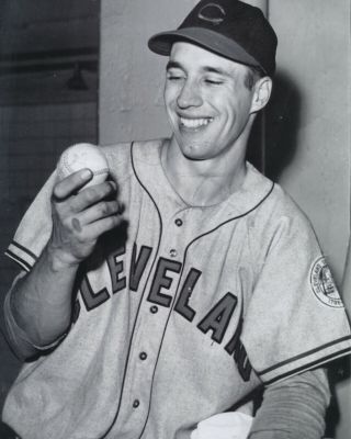 Bob Feller 8x10 Photo Cleveland Indians 1946 W.  S 3 No Hitters 266 Wins 8 A.  S Gms