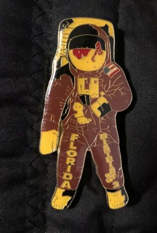 Little League Pin: Maroon/yellow Astronaut