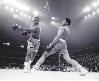 Muhammad Ali V.  Joe Frazier I - Old School Boxing Photo - 8x10