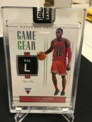 2017 - 18 Panini National Treasures Kris Dunn Chicago Bulls Game Gear Patch 1/1