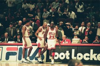 WB89 - 8 NBA 1996 Chicago Bulls Milwaukee Bucks Michael Jordan (50) ORIG 35MM NEGS 8