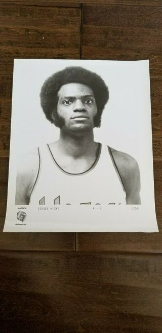 1971 - 72 Portland Trail Blazers Team Issue Photo Card Sidney Wicks Celtics Ucla