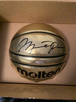 Upper Deck Buckets Basketball - Michael Jordan Auto Molten Gold Trophy Ball