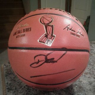 Dirk Nowitzki Signed Finals Game Ball Series Limited Edition Jsa Cc45663