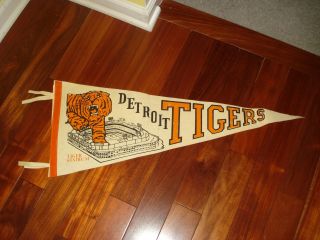 Unusual Logo - Detroit Tigers Pennant 34 Inches,  Late 60 