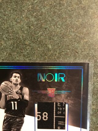 2018 - 19 Panini Noir Trae Young AUTO Rookie Patch Auto 5/5 Laundry Tag RC Hawks 9