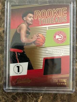 2018 - 19 Absolute Memorabilia Rookie Threads Trae Young Rc Patch 131/199