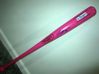 Max Muncy La Los Angeles Dodgers Signed Autographed Pink Baseball Bat W/