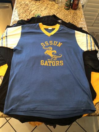 Ossun Vintage Hipster Gators (l) T - Shirt Lafayette Louisiana Letterman Alumni