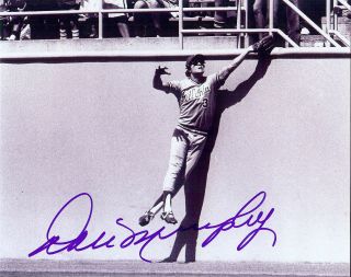 Atlanta Braves Dale Murphy Autographed 8x10 Photo Of A Great Catch