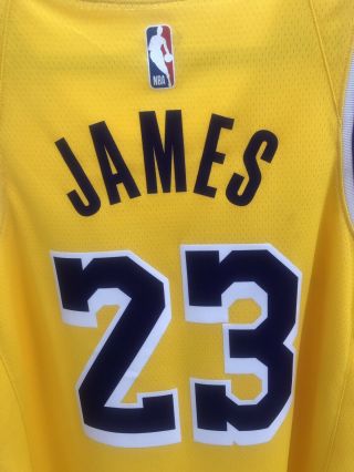 Lebron James LA Lakers Nike 2018/19 Swingman Jersey Gold Icon Edition M 5