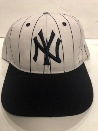Vintage 90s Drew Pearson York Yankees Pinstripe Snapback Cap Hat