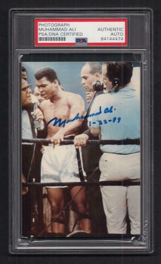 Muhammad Ali Signed 3.  5x5 Photo - Psa/dna Slabbed - Boxer The Greatest - Joe Frazier