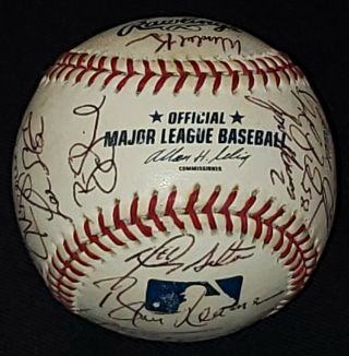 2002 - Montreal Expos - " 26 Players Autographs " - Official Ball - Frank Robinson