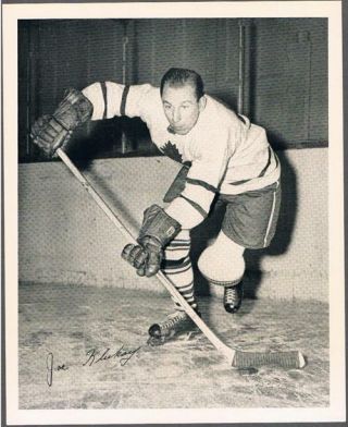 1945 - 54 Quaker Oats Photo Toronto Maple Leafs 26b Joe Klukay/away Action