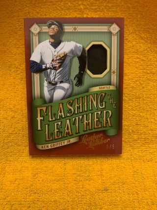 Ken Griffey Jr Panini Leather And Lumber 2019 Flashing The Leather 3/5