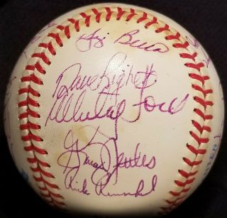 1982 York Yankees Team Signed Ball Yogi Berra Whitey Ford Winfield Gossage