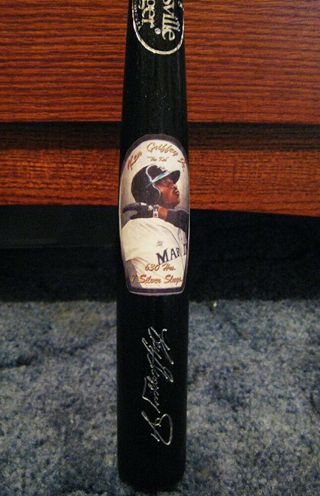 Mini 18 " 125 Louisville Slugger Ken Griffey Jr.  Bat With Art Print