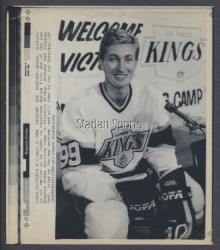 Wayne Gretzky - Training Camp Press/wire Photo Sept.  9 1988 L.  A.  Kings